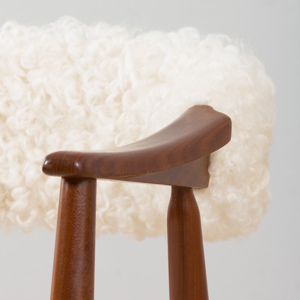 Th. Herlev, Farstrup solid teak chair in natural sheepskin upholstery, Denmark 1960s. - Image 8