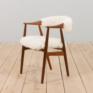 il_1000x1000.4205244067_jzvj.jpg Th. Herlev, Farstrup solid teak chair in natural sheepskin upholstery, Denmark 1960s.