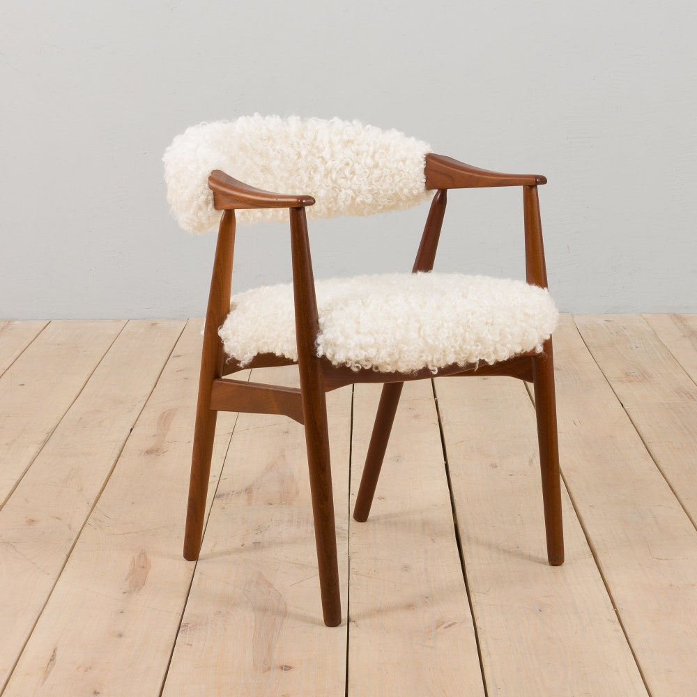 Th. Herlev, Farstrup solid teak chair in natural sheepskin upholstery, Denmark 1960s. - Image 3