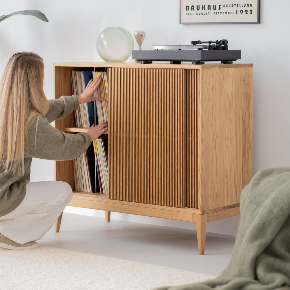 TONN 101 HIGH - Modern solid oak cabinet, stylish and versatile storage solution - Image 3