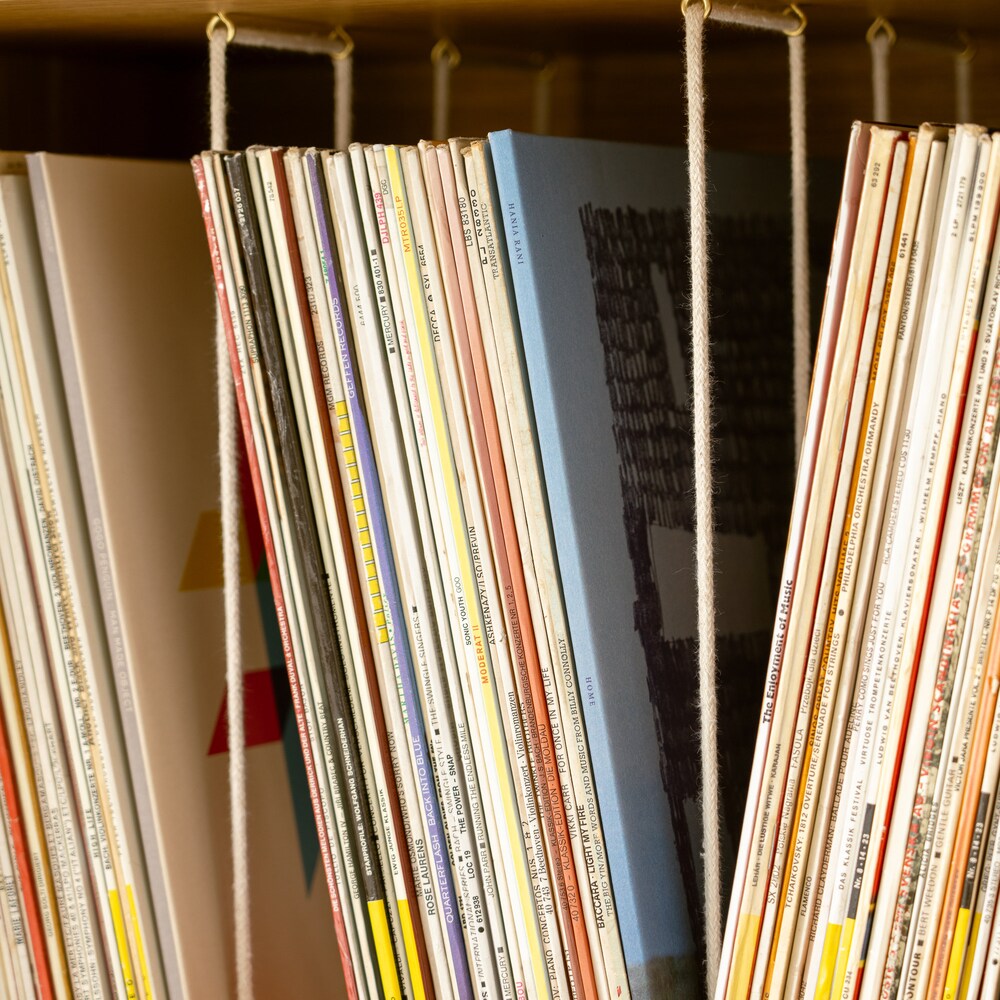 TONN 150 - Record player stand, vinyl record storage made of solid oak wood - Image 9