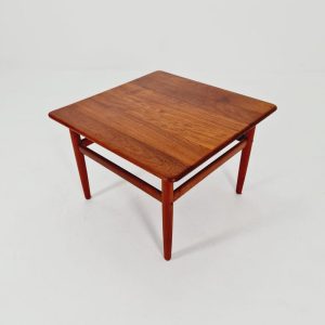 Danish teak coffee table by Grete Jalk for Glostrup Møbelfabrik, 1960s