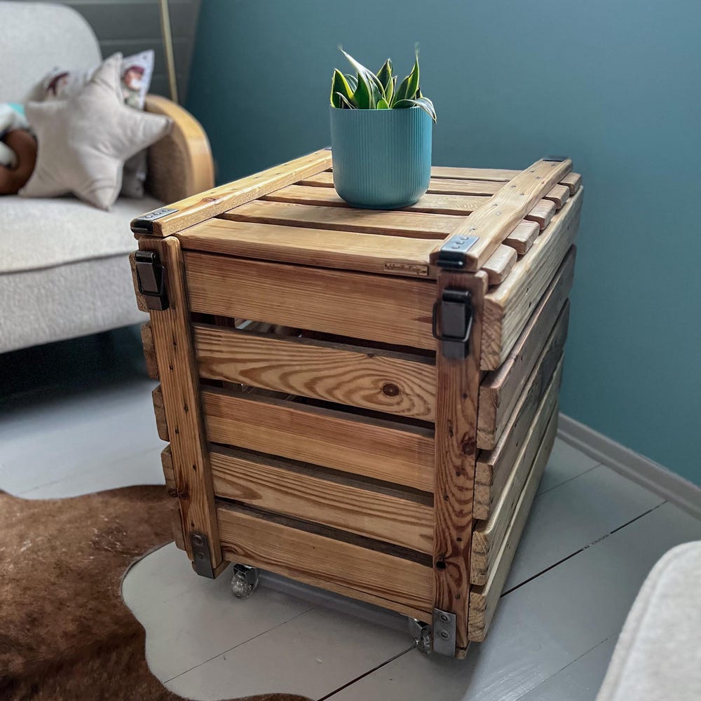 Old square chest box vitage military coffee table rustic country style organic redesign reclaimed solid pine light wood on wheles MFWdesign - Image 7