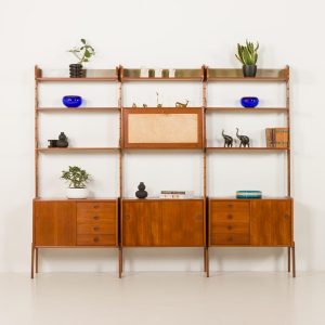 Ergo freestanding three bay teak wall unit  with bar cabinet by  John Texmon, Norway 1960s
