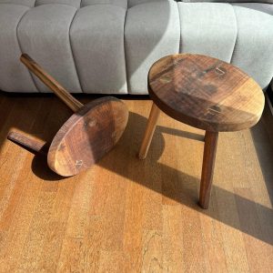 Wooden Tripod Stool, 3 Leg Stool, Ergonomic & Minimalist, Round Wood Table Stand, Solid Walnut Wood Side/End Table, Planter Stand - CUSTOM